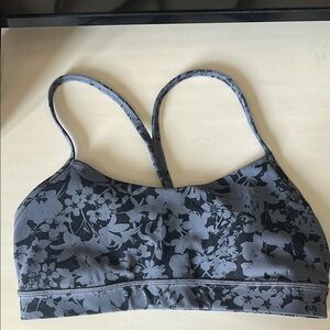 Lululemon Flow Y Bra Nulu
Light Support, A–C Cups